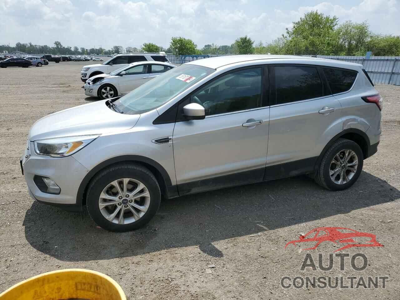 FORD ESCAPE 2017 - 1FMCU0GD5HUE41472