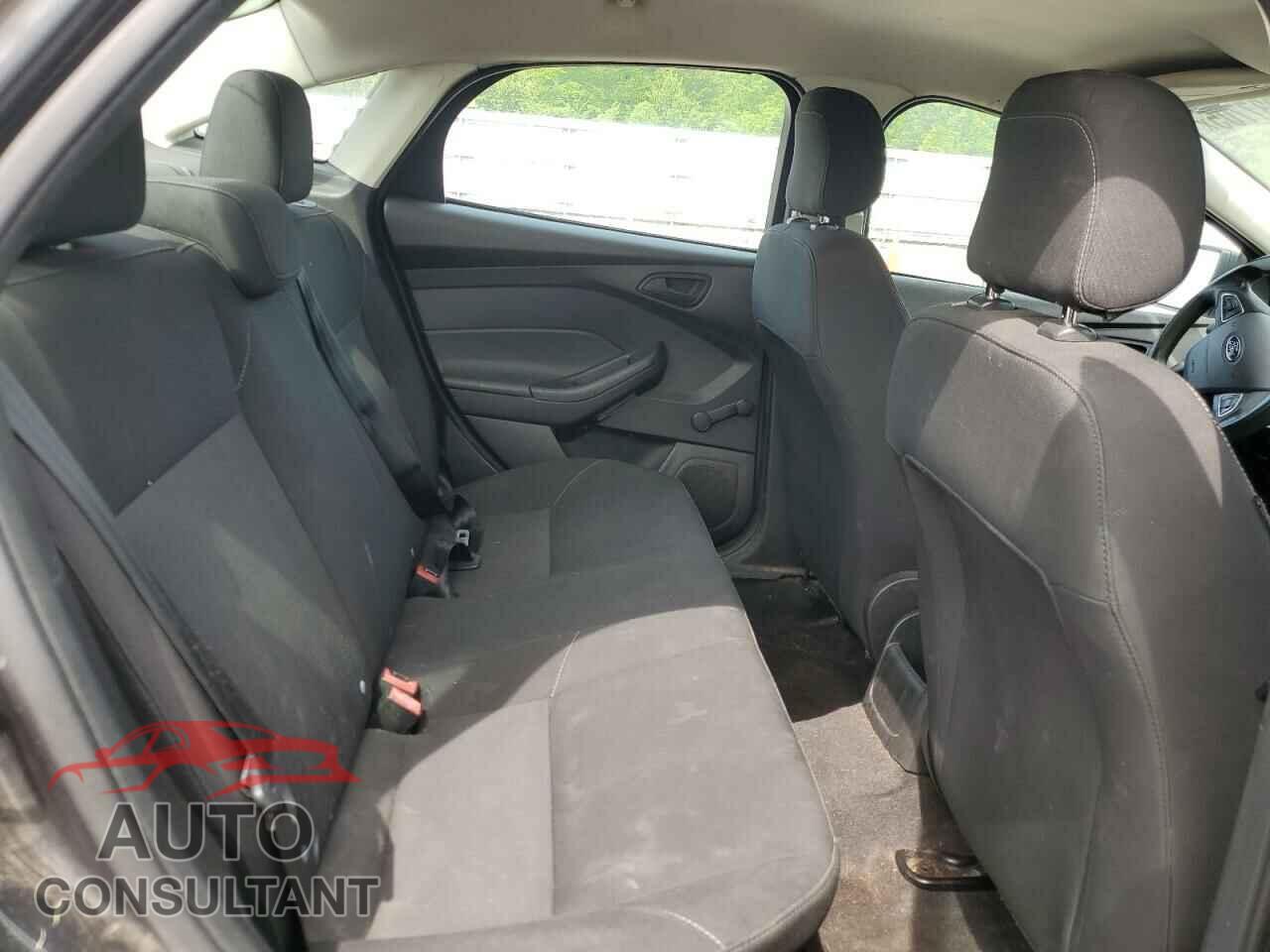 FORD FOCUS 2018 - 1FADP3E20JL201539