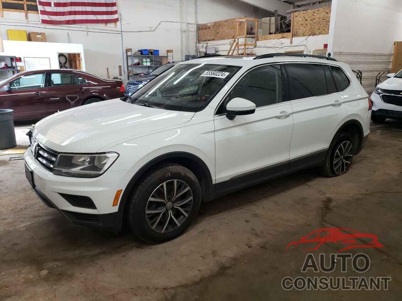 VOLKSWAGEN TIGUAN 2018 - 3VV2B7AX7JM165535