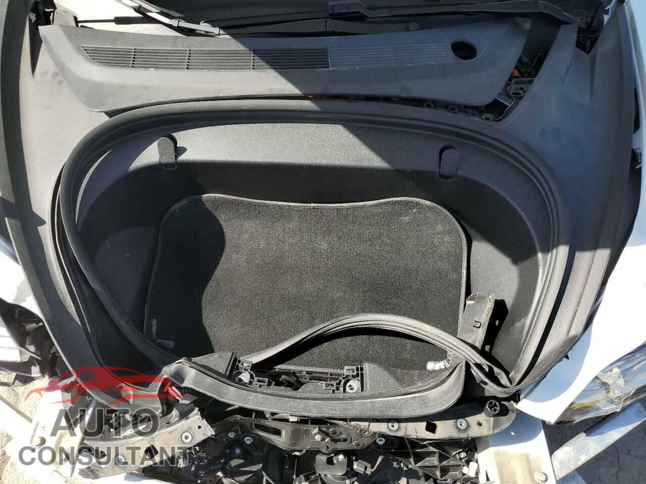 TESLA MODEL 3 2018 - 5YJ3E1EB7JF146736