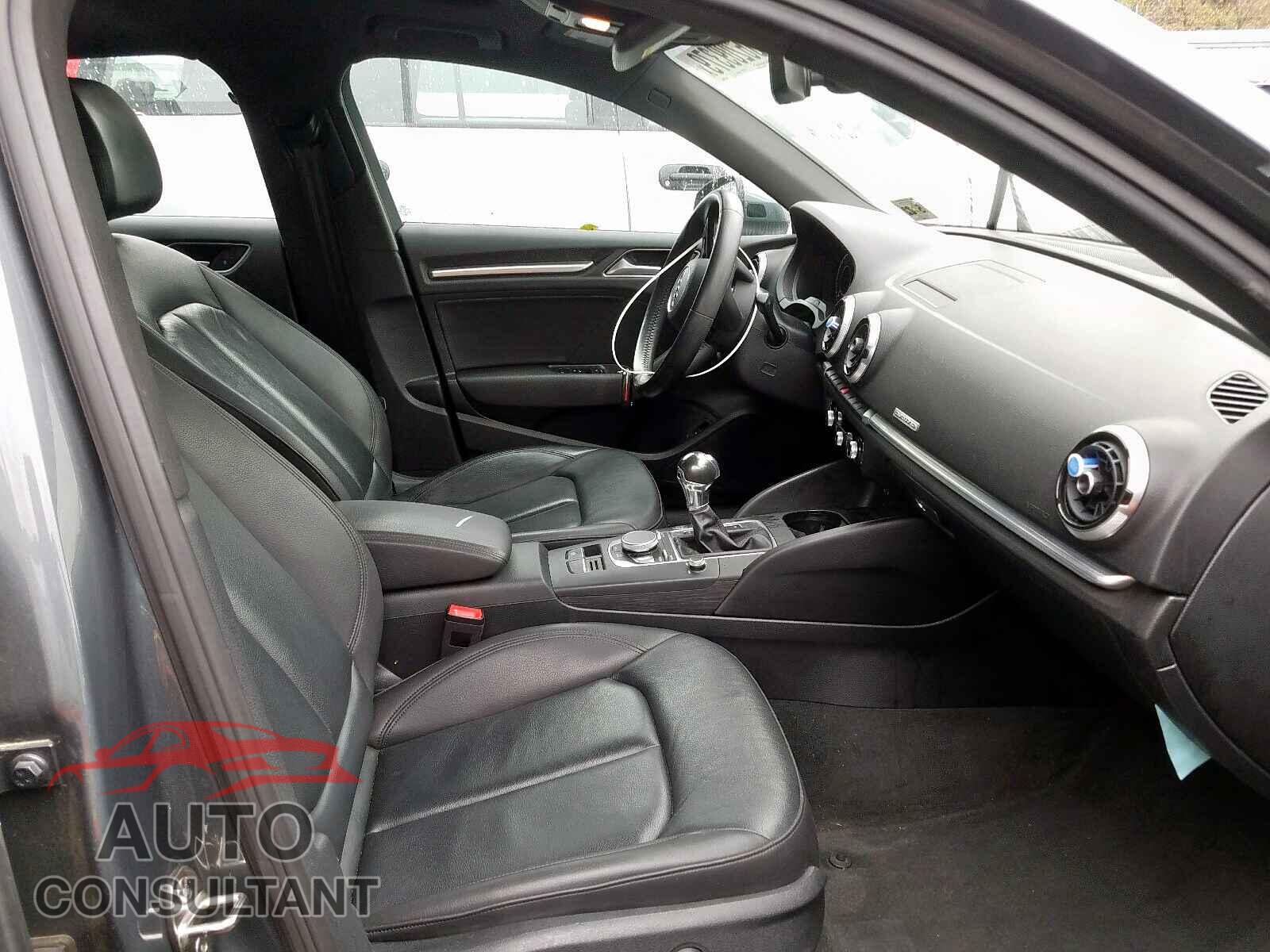AUDI A3 2017 - WAUJ8GFF0H1044570