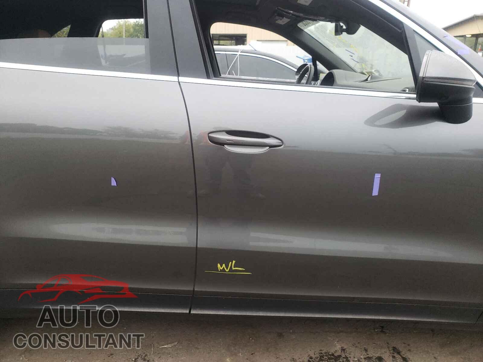 PORSCHE CAYENNE 2019 - WP1AA2AY5KDA18358