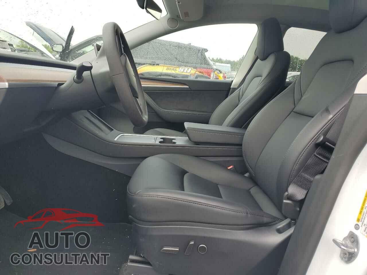 TESLA MODEL Y 2024 - 7SAYGAEEXRF205030