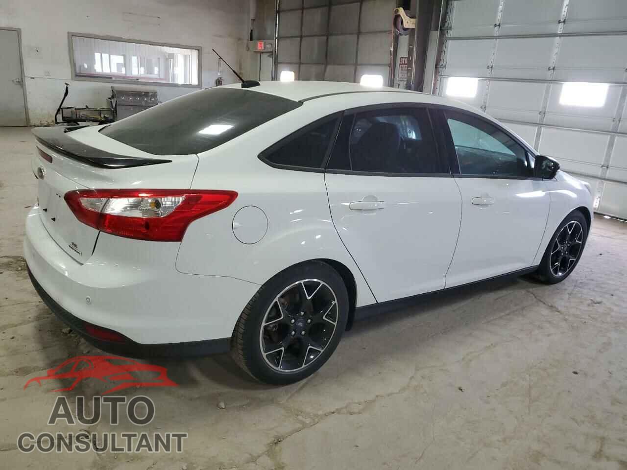 FORD FOCUS 2014 - 1FADP3F28EL229044