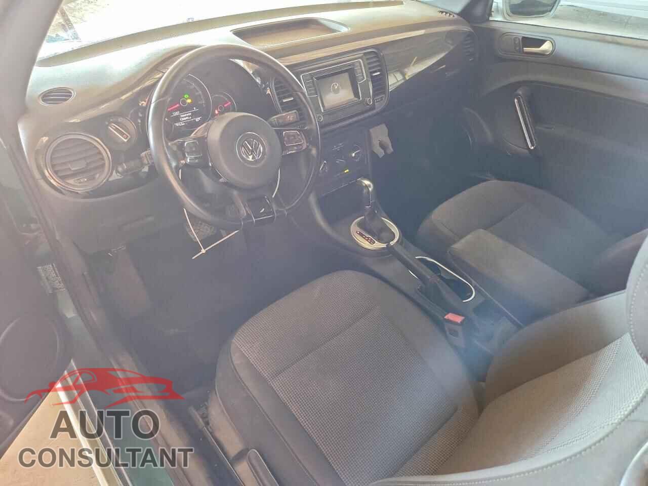 VOLKSWAGEN BEETLE 2017 - 3VWF17AT6HM629745