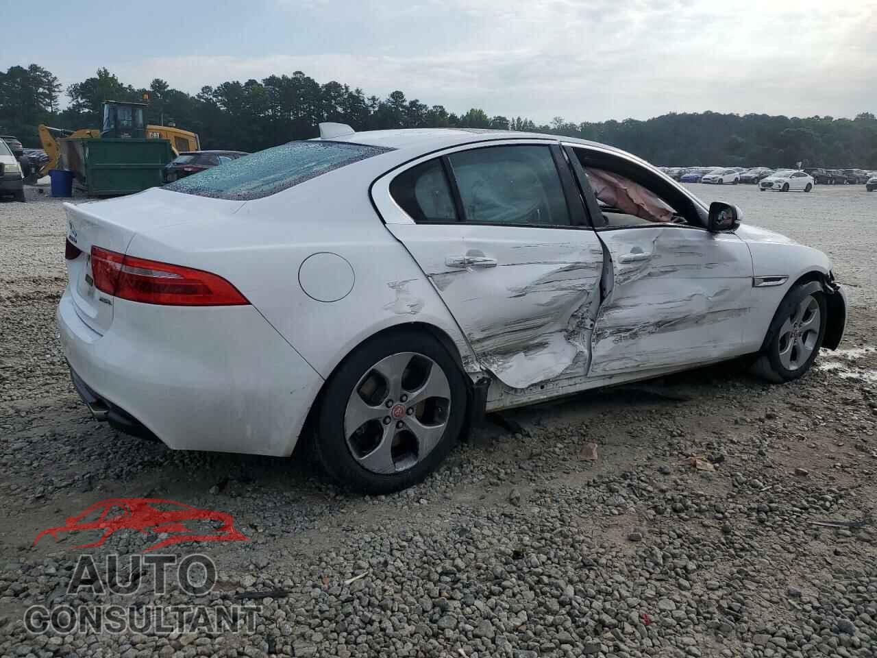 JAGUAR XE 2017 - SAJAR4BG8HA977308
