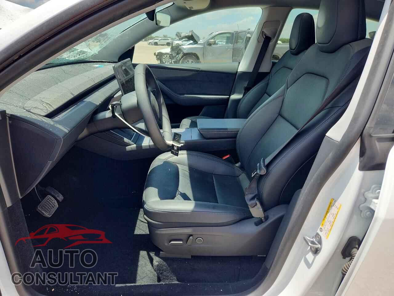 TESLA MODEL Y 2026 - 7SAYGDED1TA474532