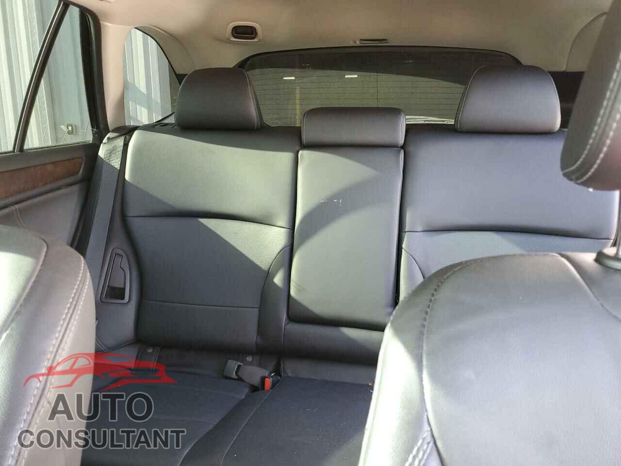 SUBARU OUTBACK 2018 - 4S4BSANC2J3219971