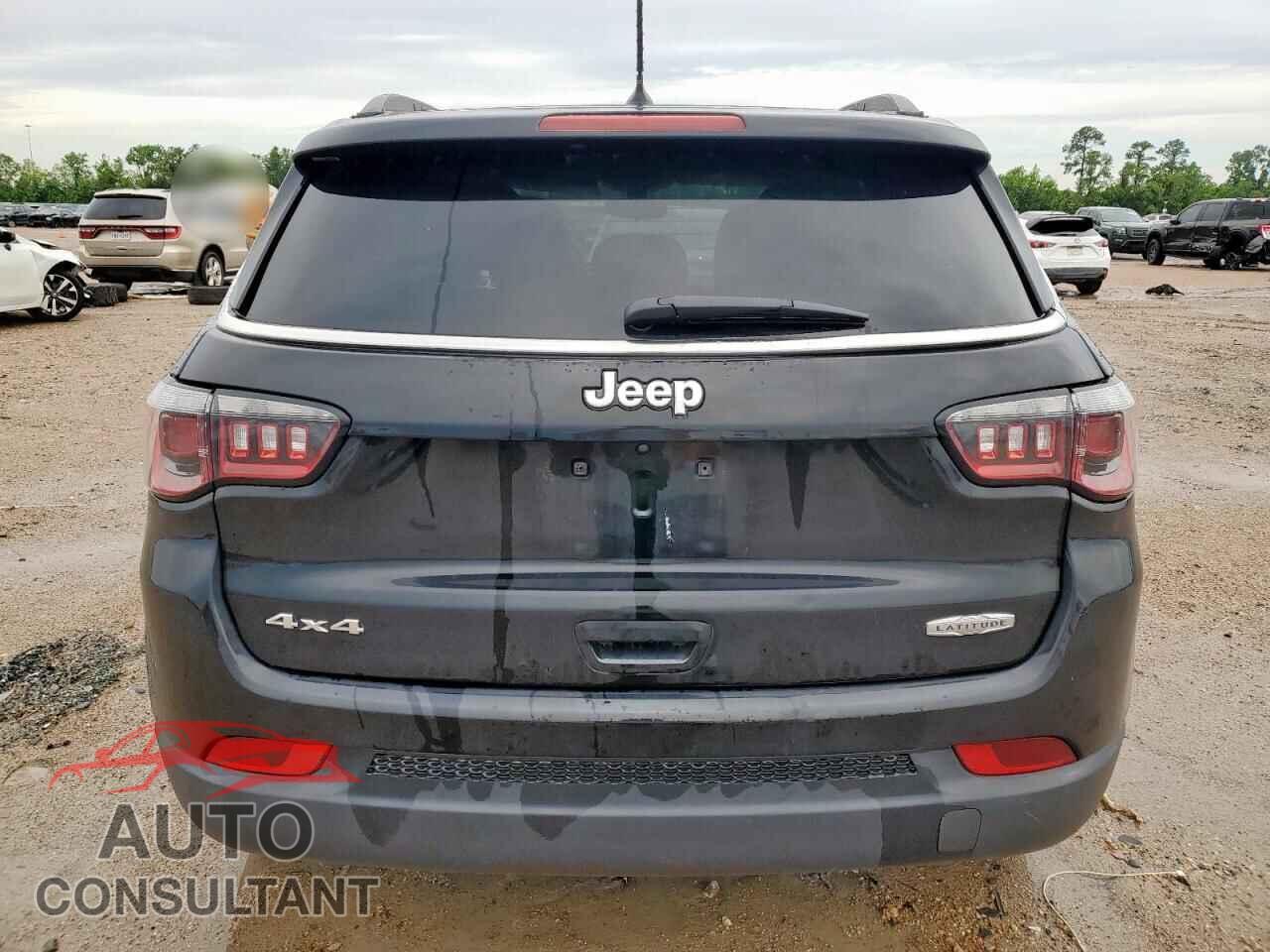 JEEP COMPASS 2018 - 3C4NJDBB1JT161101