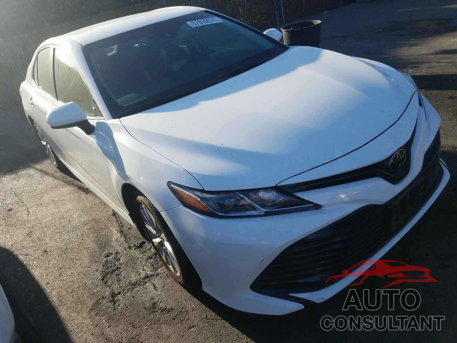 TOYOTA CAMRY 2018 - 4T1B11HK5JU511842