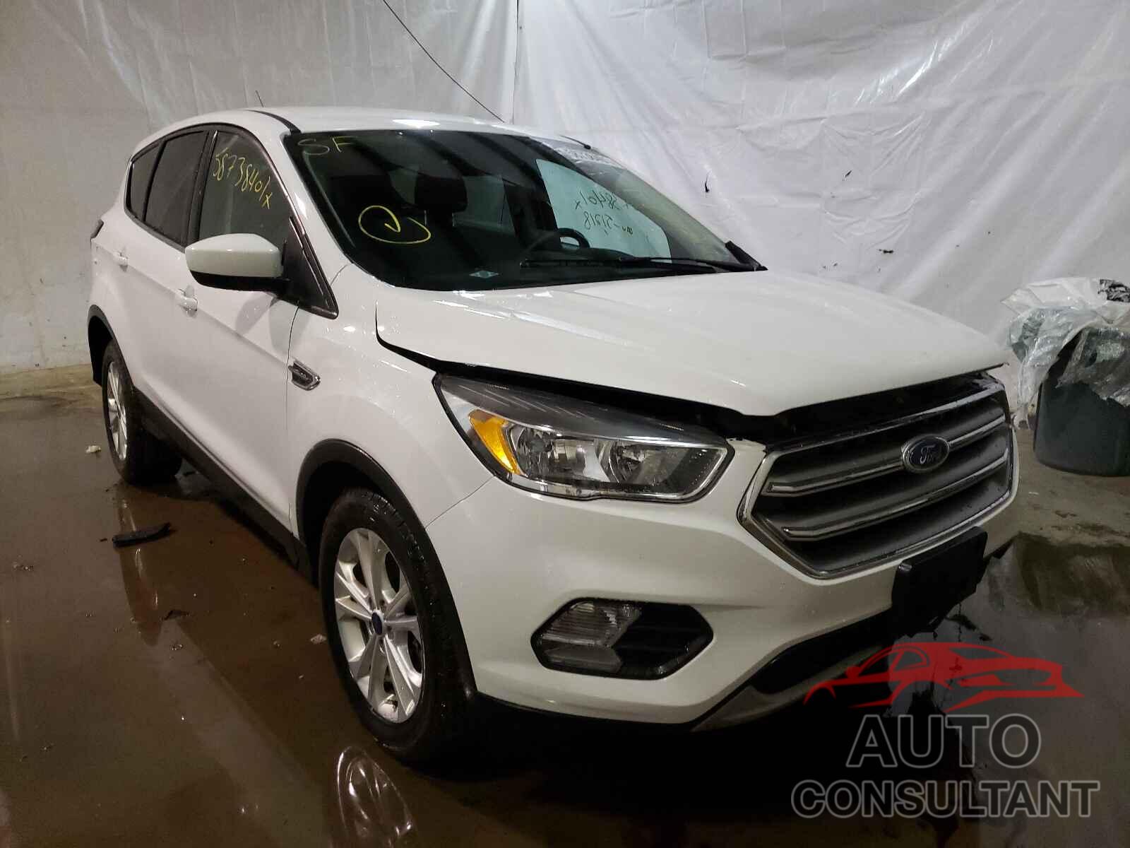 FORD ESCAPE 2017 - 1FMCU9G92HUD32791