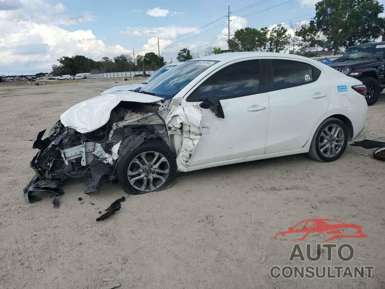 TOYOTA YARIS 2017 - 3MYDLBYV8HY158139