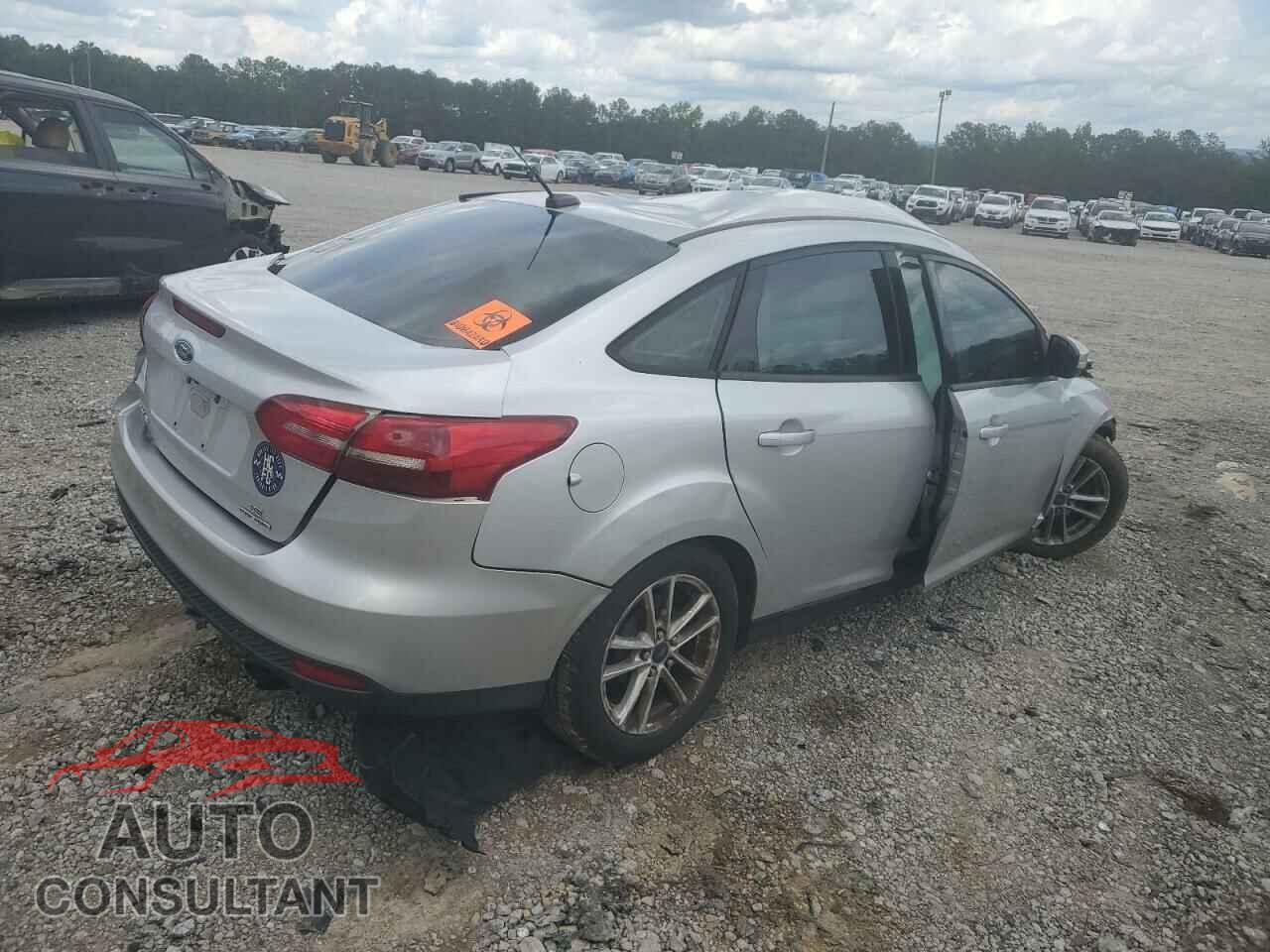 FORD FOCUS 2015 - 1FADP3F22FL285921