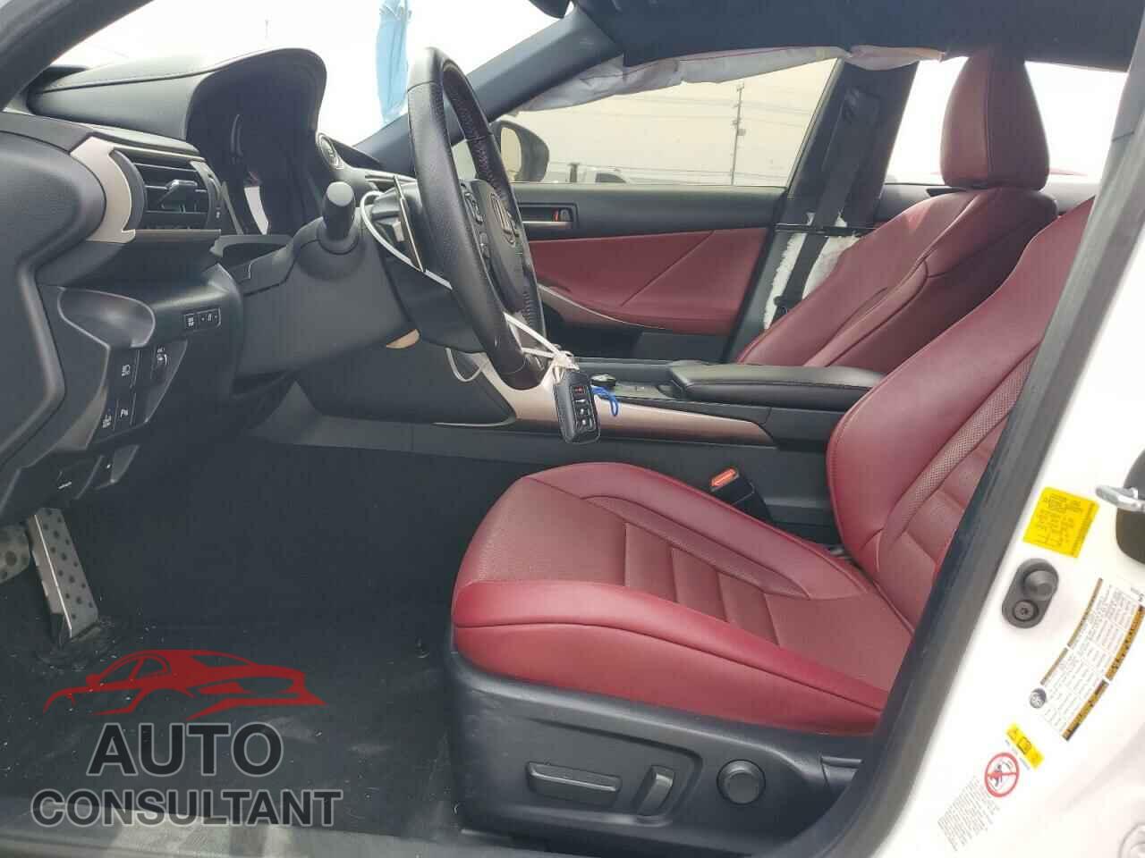 LEXUS IS 2019 - JTHBA1D22K5084933