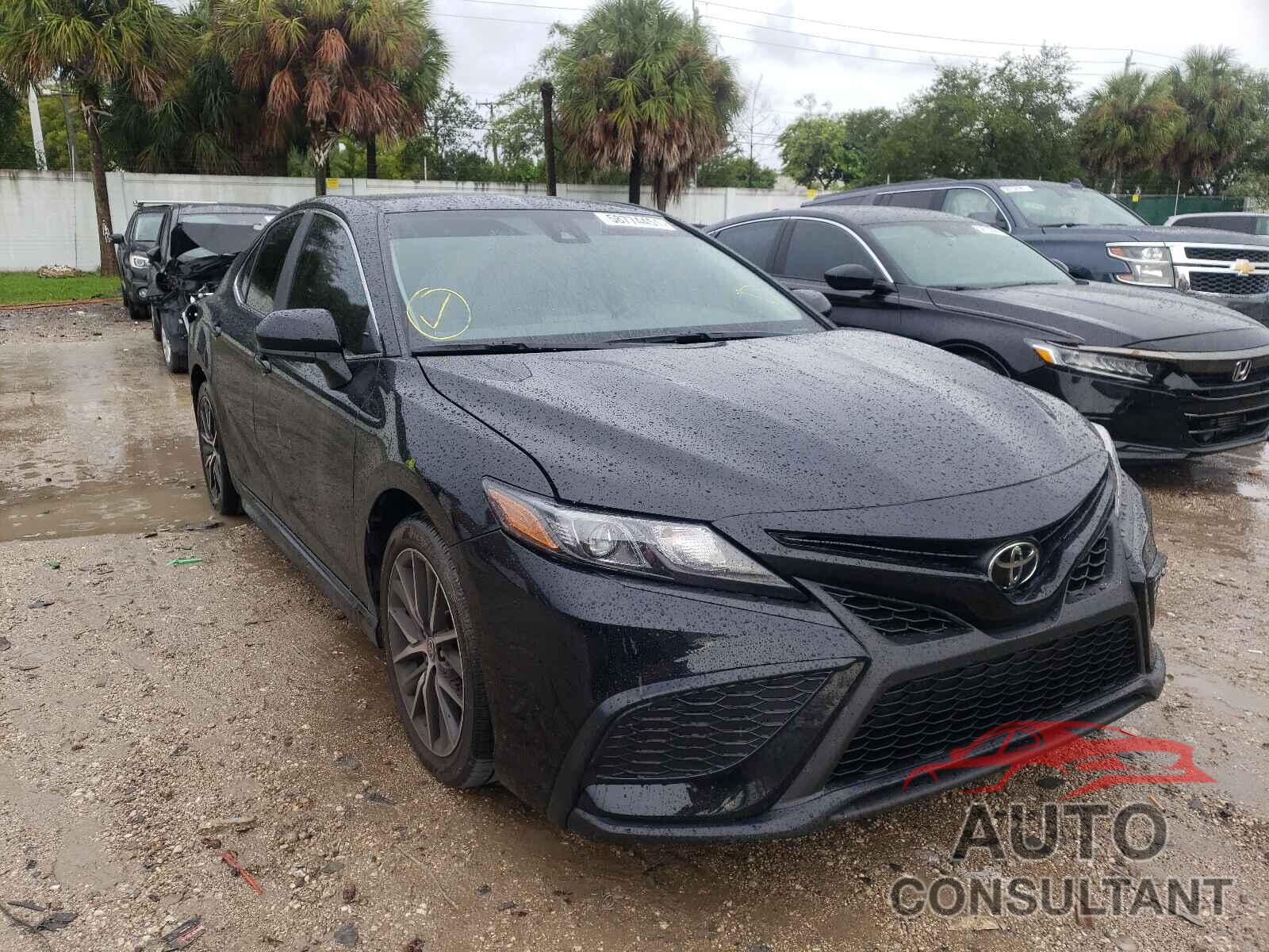 TOYOTA CAMRY 2021 - 4T1G11AK2MU613684