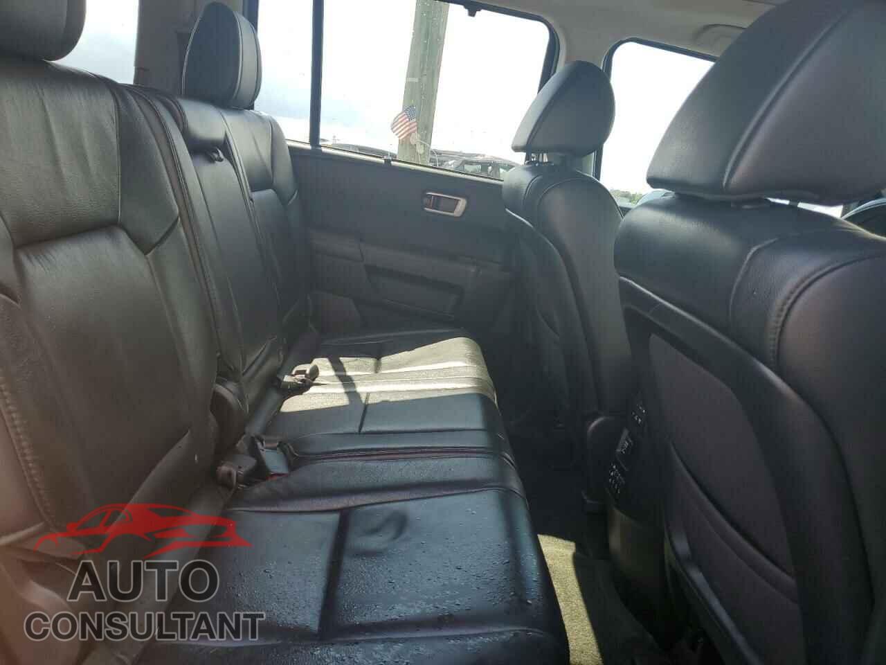HONDA PILOT 2015 - 5FNYF3H90FB024671