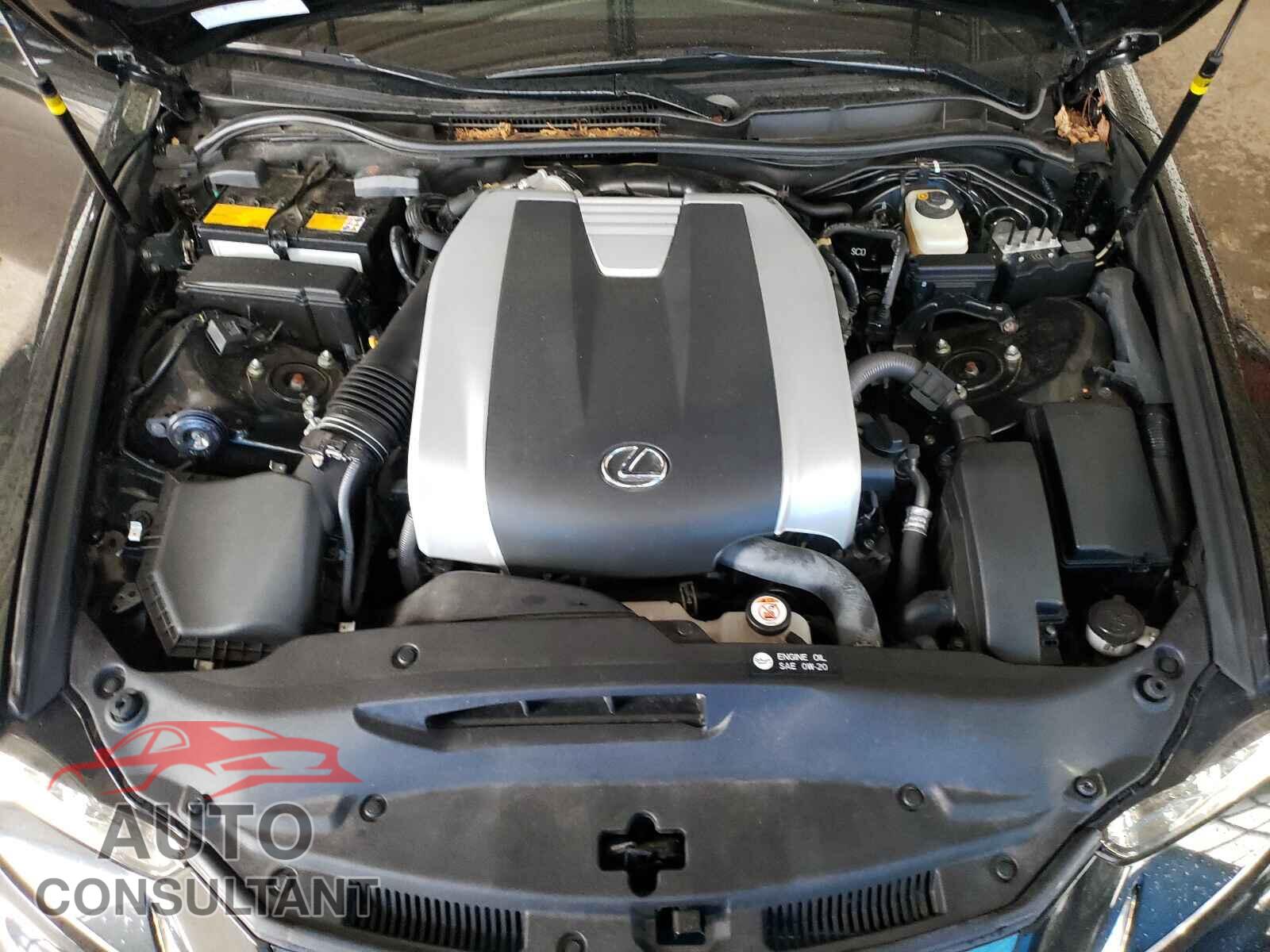 LEXUS IS 2018 - JTHC81D29J5031760
