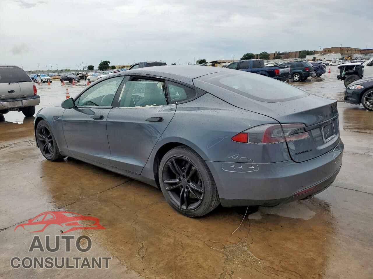 TESLA MODEL S 2013 - 5YJSA1CNXDFP16432