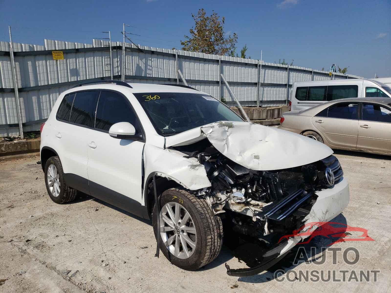 VOLKSWAGEN TIGUAN 2017 - WVGBV7AX3HK054225