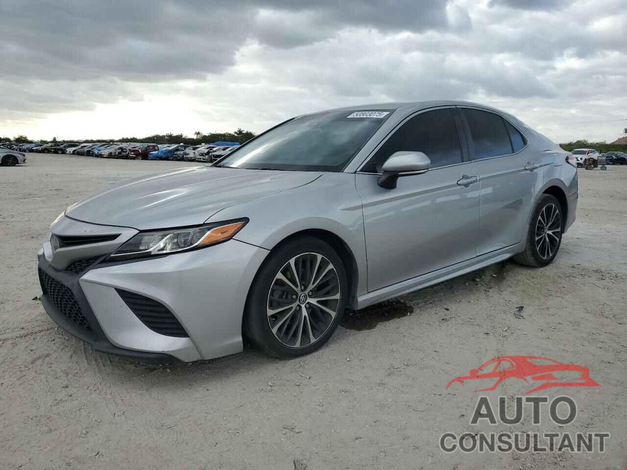TOYOTA CAMRY 2018 - 4T1B11HK3JU016085