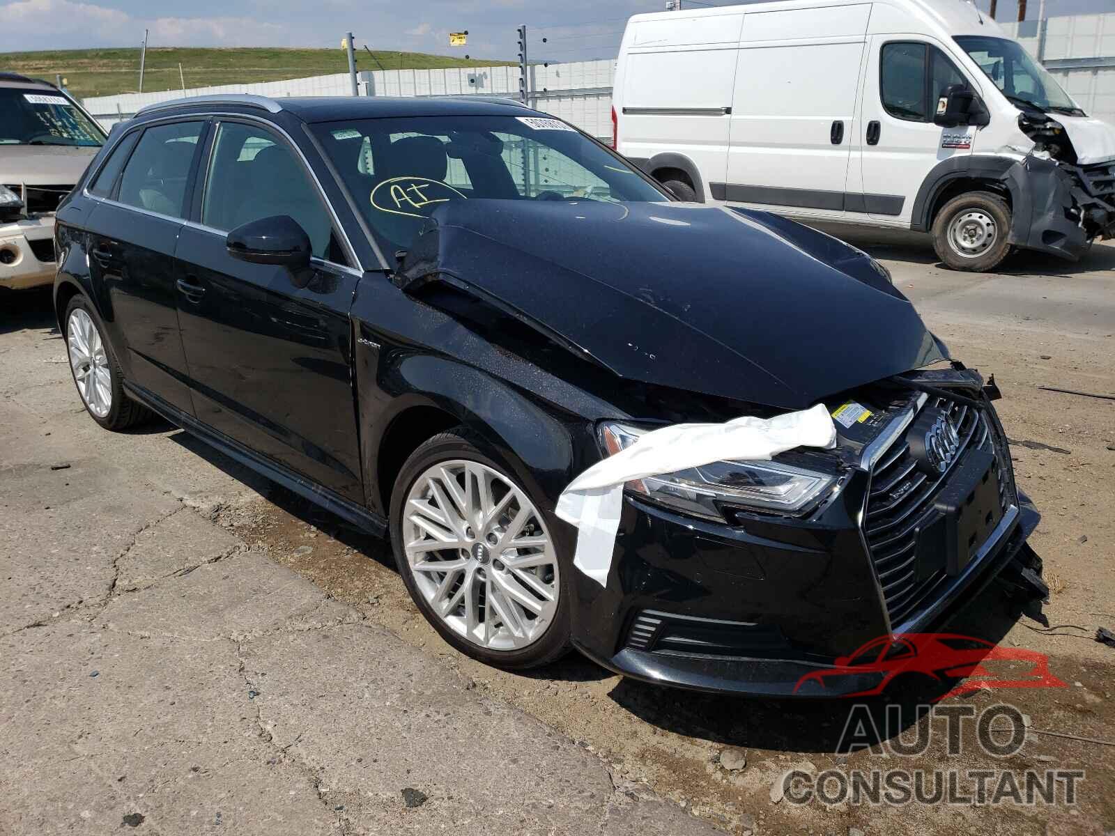 AUDI A3 2018 - WAUTPBFF2JA057437