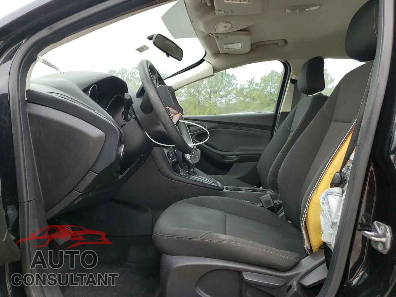 FORD FOCUS 2016 - 1FADP3E28GL273999
