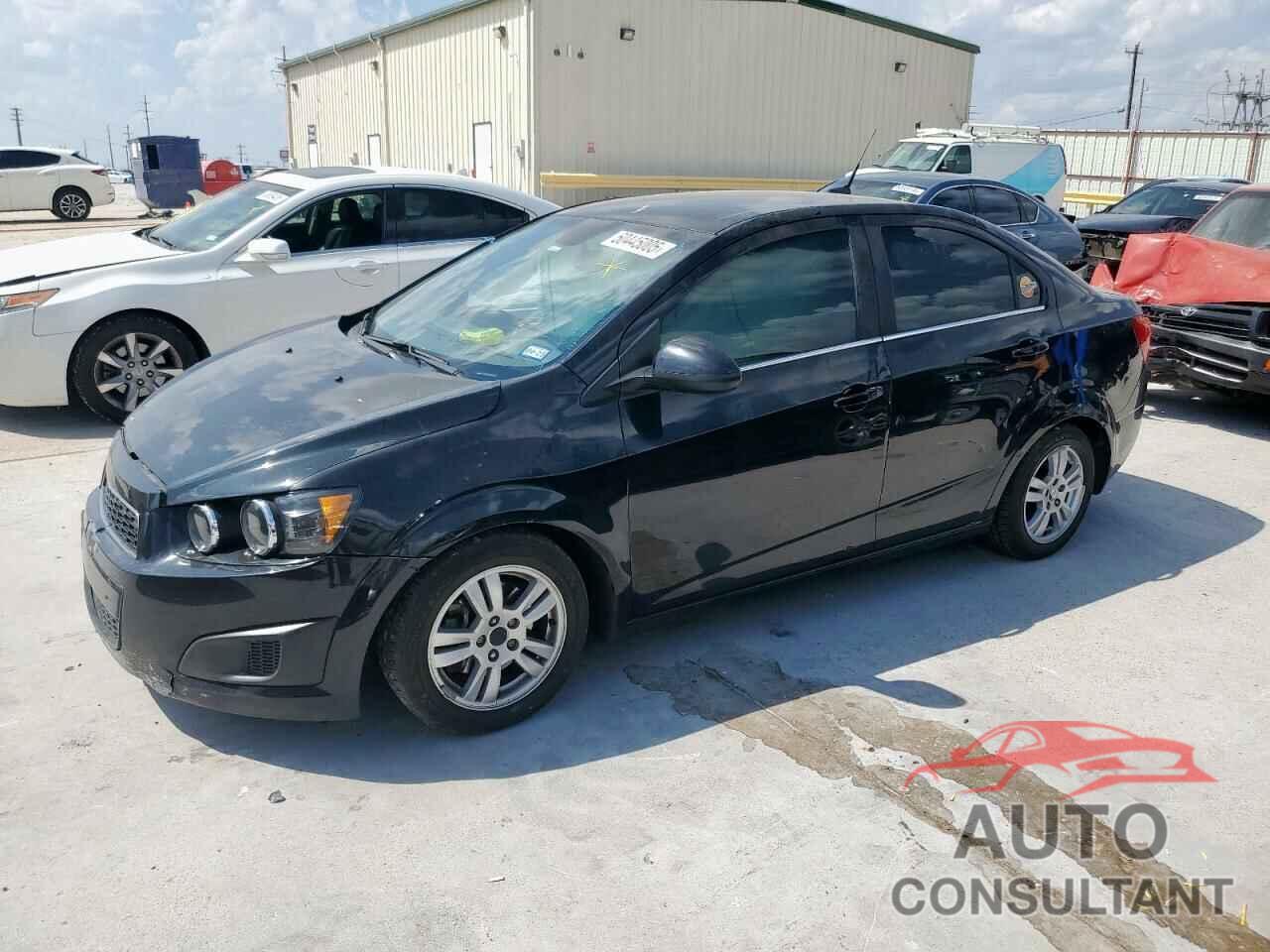 CHEVROLET SONIC 2013 - 1G1JC5SB8D4143180