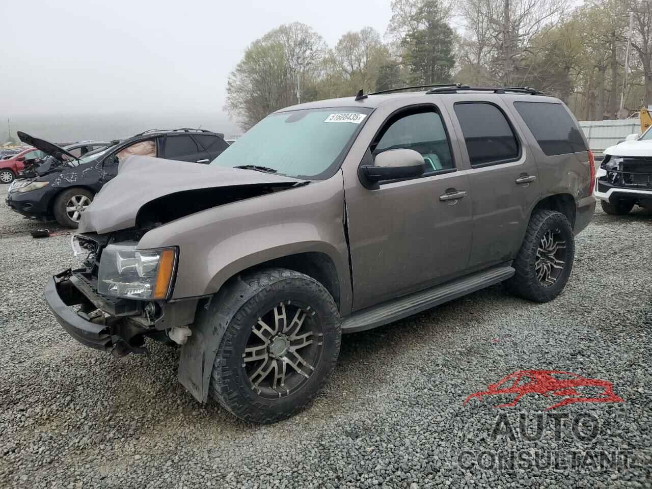 CHEVROLET TAHOE 2013 - 1GNSCAE04DR221110