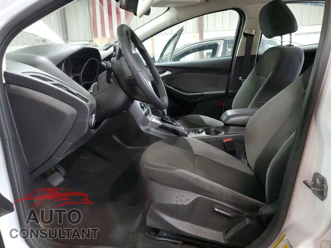 FORD FOCUS 2014 - 1FADP3F22EL424721