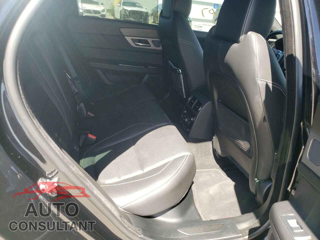 JAGUAR XF 2017 - SAJBL4BN0HCY19344