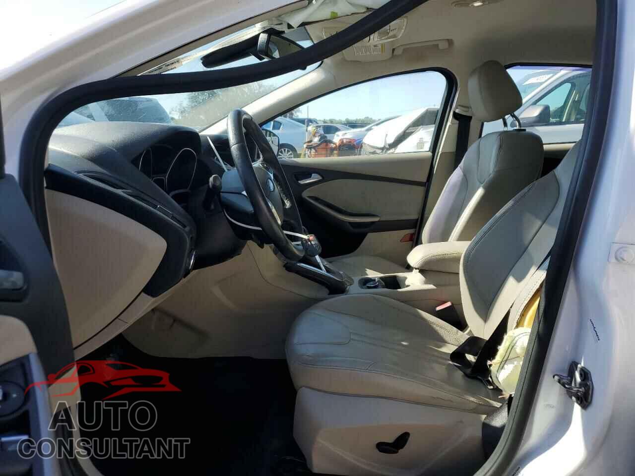 FORD FOCUS 2012 - 1FAHP3M2XCL166563