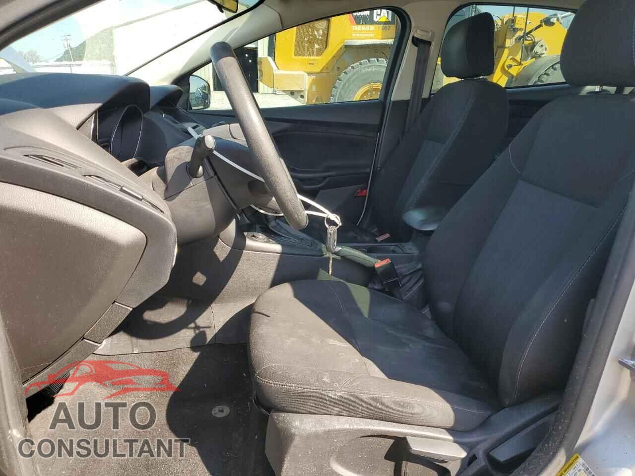 FORD FOCUS 2017 - 1FADP3F29HL328153