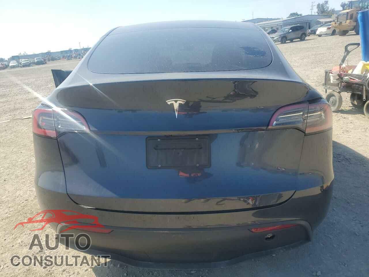 TESLA MODEL Y 2024 - 7SAYGDED2RF100152