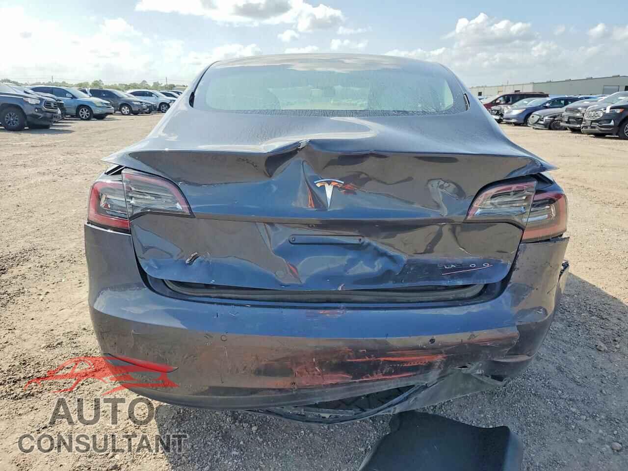 TESLA MODEL 3 2021 - 5YJ3E1EA8MF982843