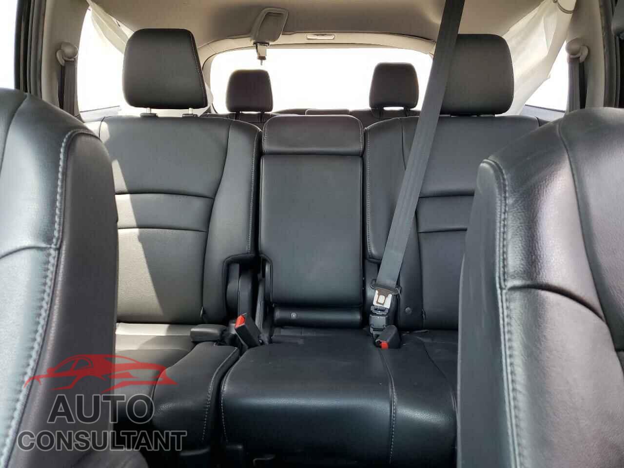 HONDA PILOT 2019 - 5FNYF6H49KB031666