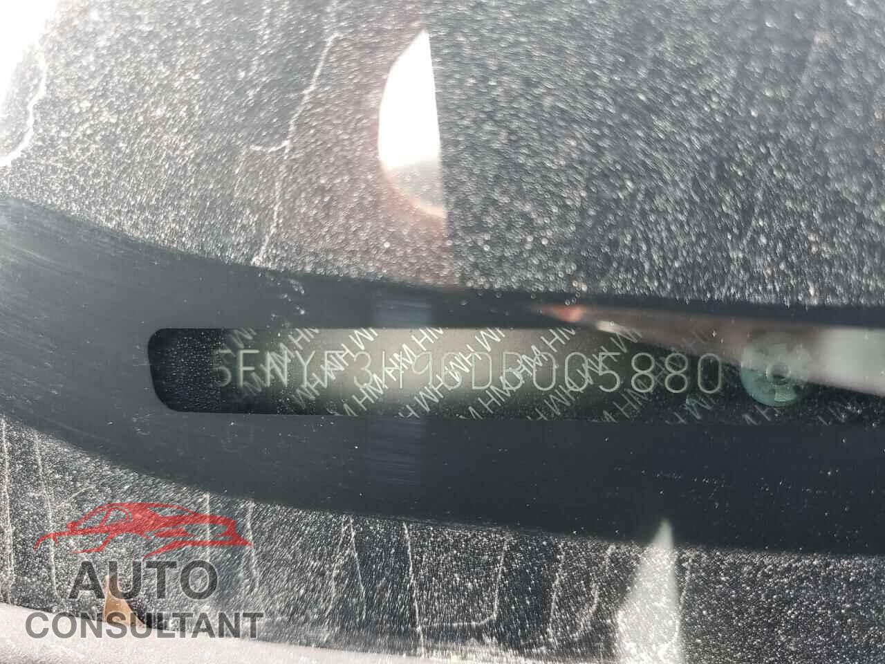 HONDA PILOT 2013 - 5FNYF3H96DB005880