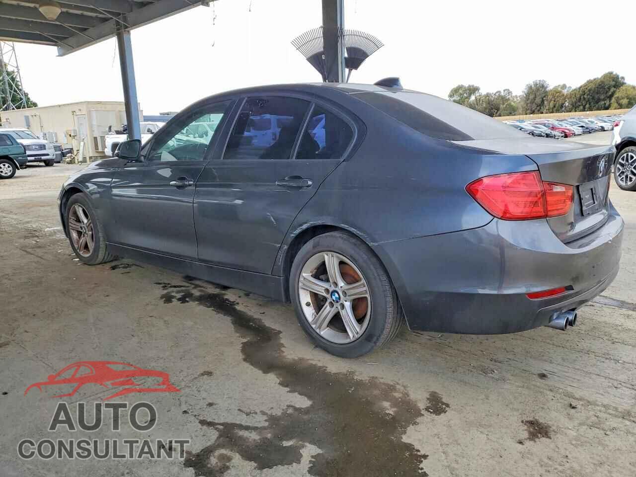 BMW 3 SERIES 2013 - WBA3C1C58DF439240