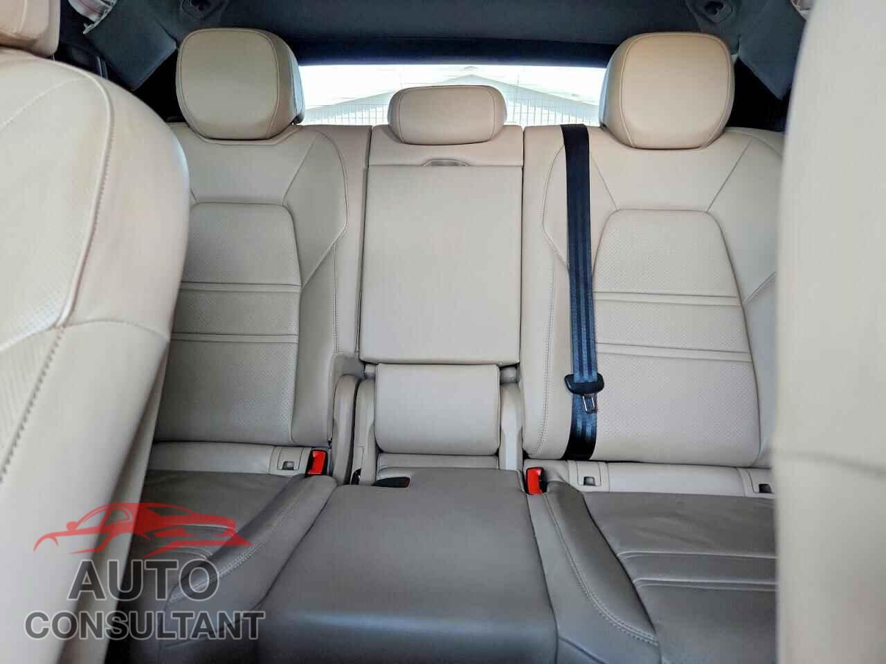 PORSCHE CAYENNE 2019 - WP1AA2AY7KDA03277