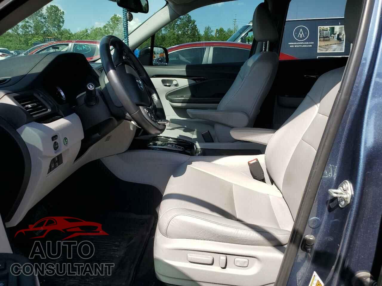 HONDA PILOT 2017 - 5FNYF6H92HB039452