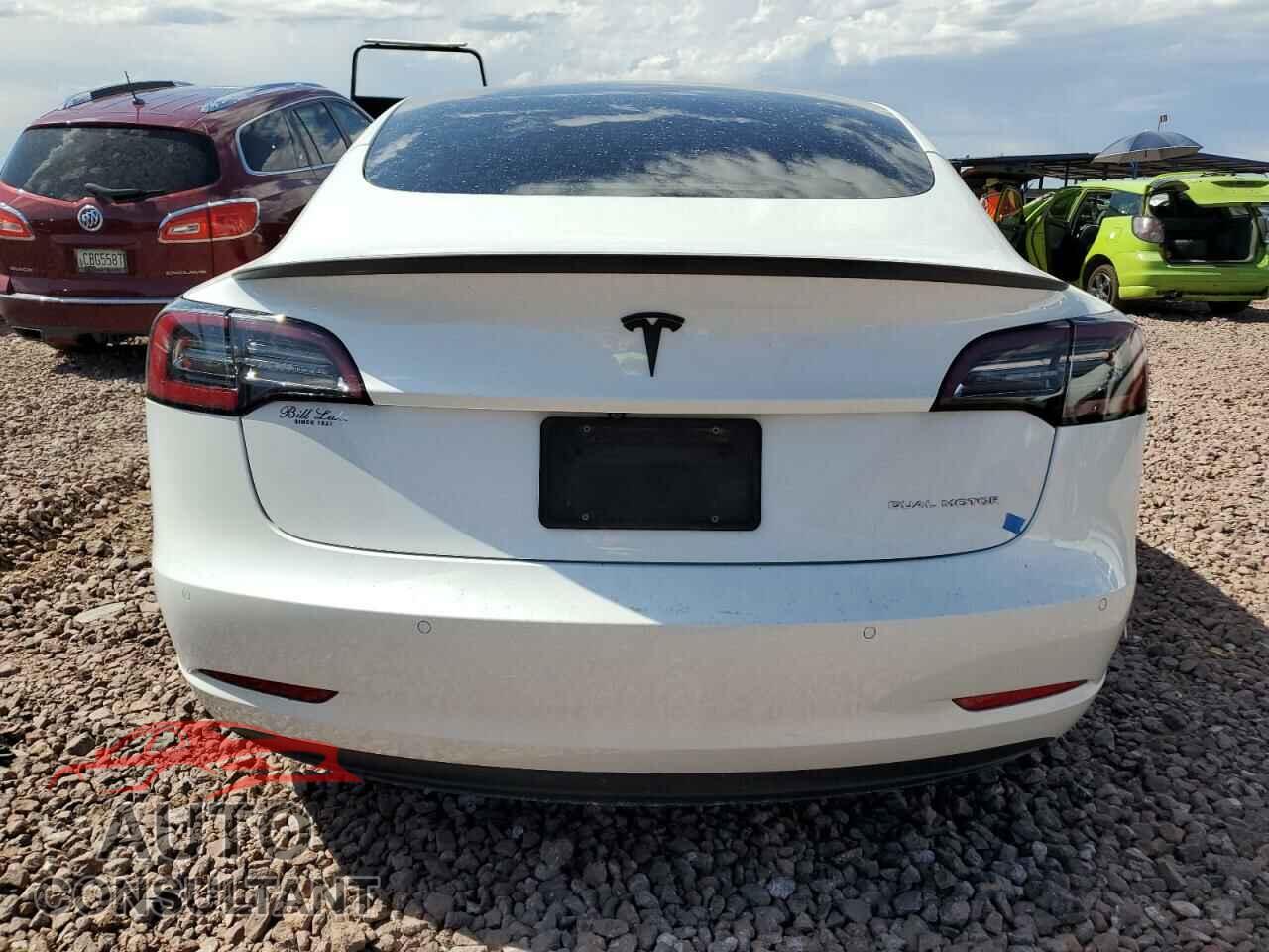 TESLA MODEL 3 2021 - 5YJ3E1EB1MF929152