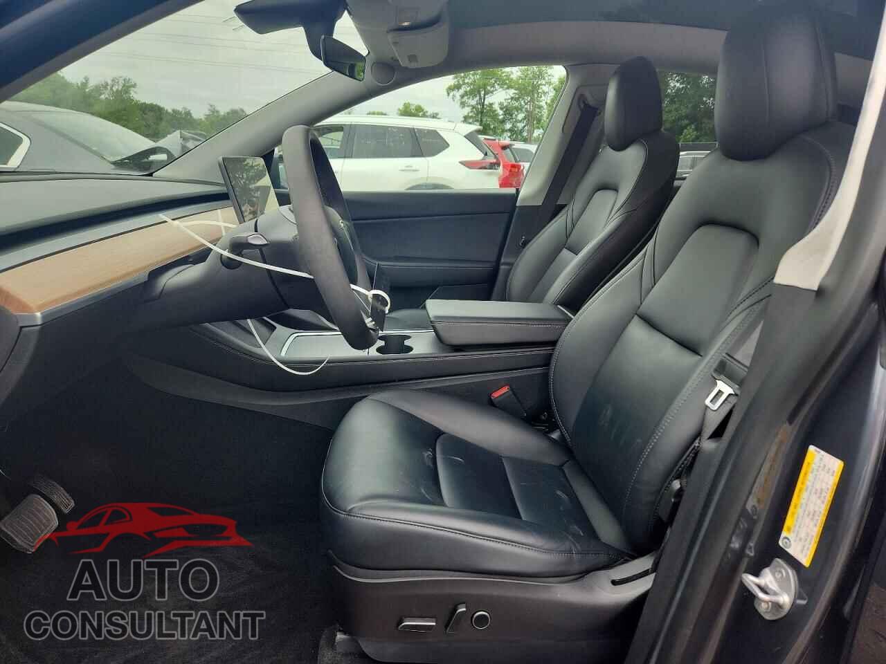 TESLA MODEL Y 2021 - 5YJYGDEE0MF196409