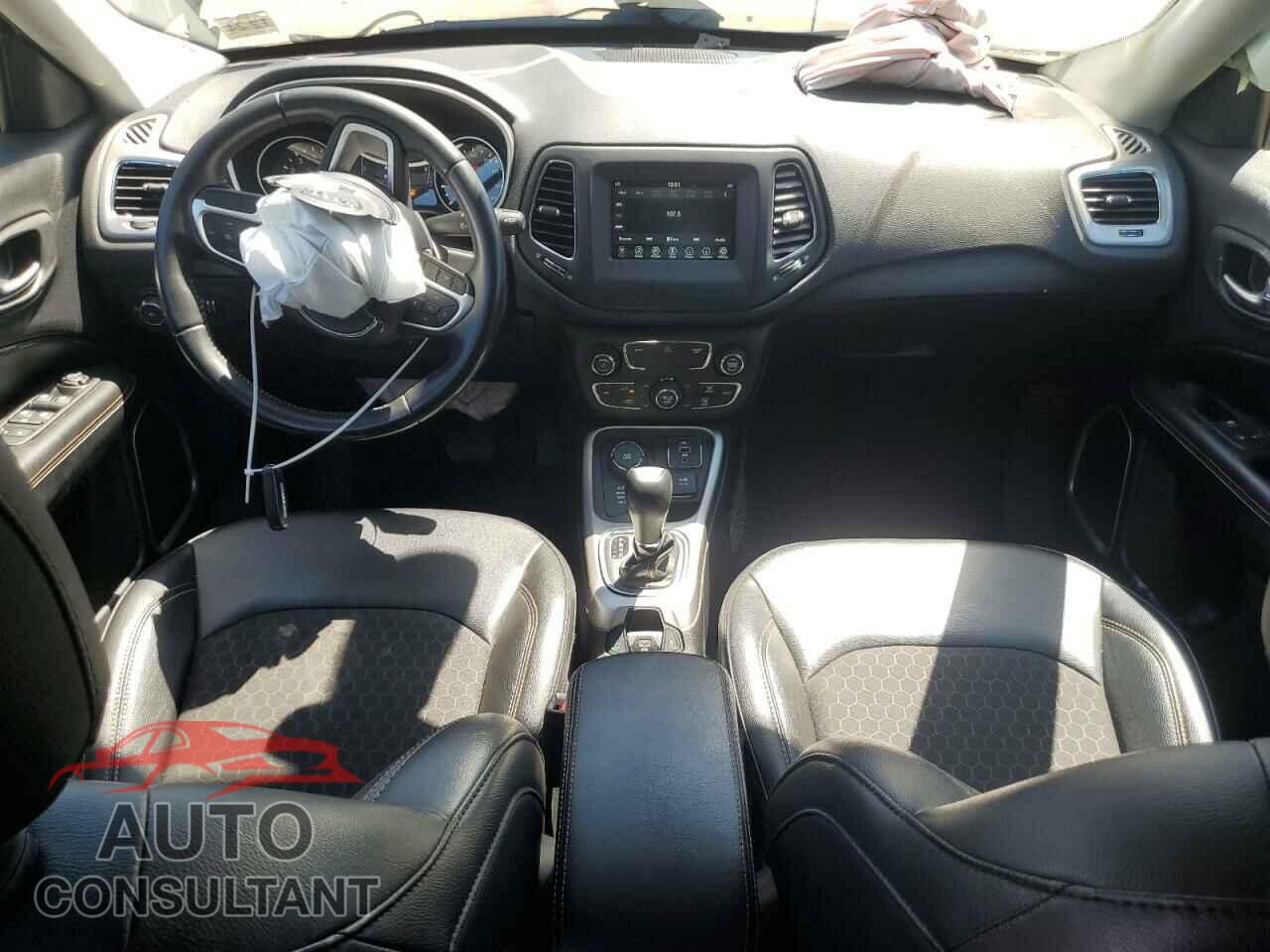 JEEP COMPASS 2020 - 3C4NJDBB9LT132349