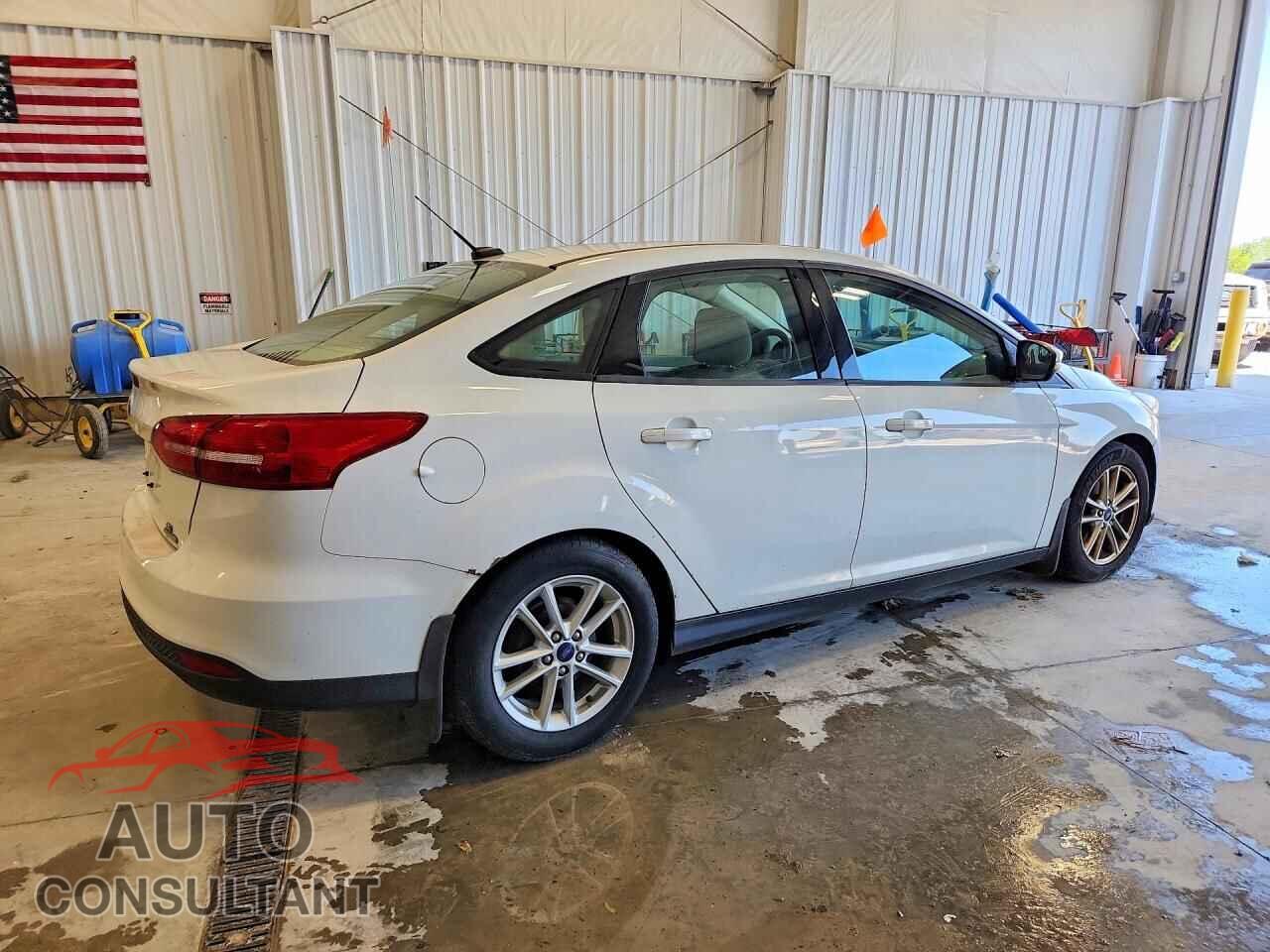 FORD FOCUS 2016 - 1FADP3F22GL329692