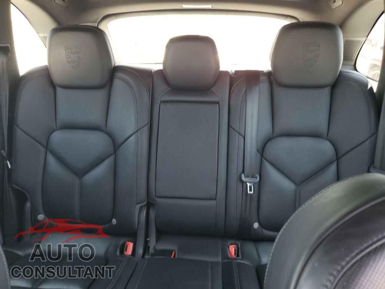 PORSCHE CAYENNE 2016 - WP1AA2A23GLA03981