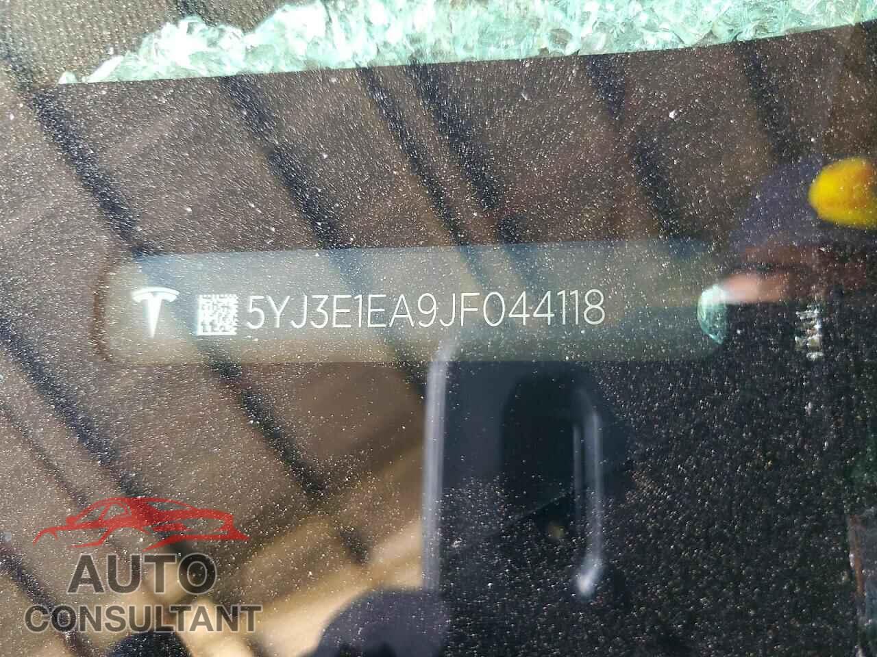 TESLA MODEL 3 2018 - 5YJ3E1EA9JF044118