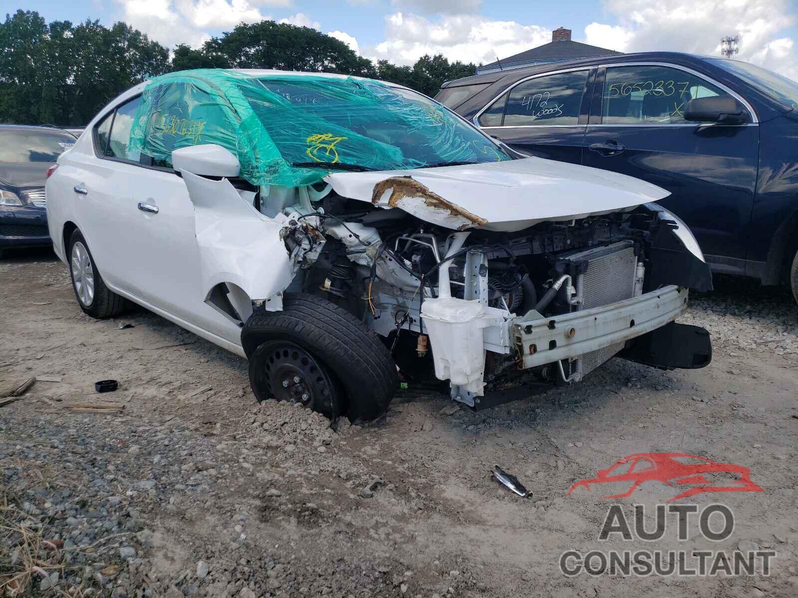 NISSAN VERSA 2019 - 3N1CN7AP3KL856808