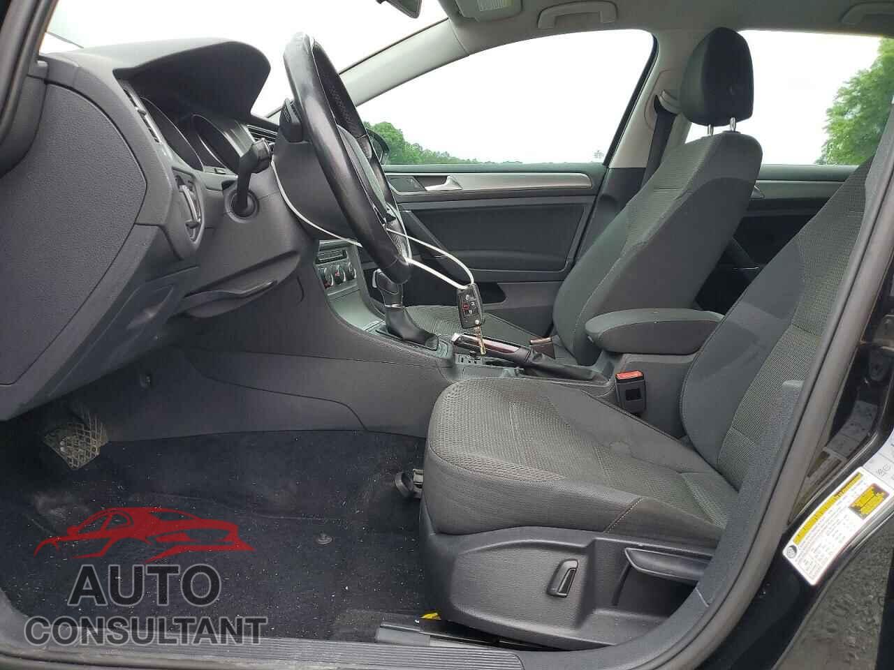 VOLKSWAGEN GOLF 2017 - 3VW017AU6HM511774