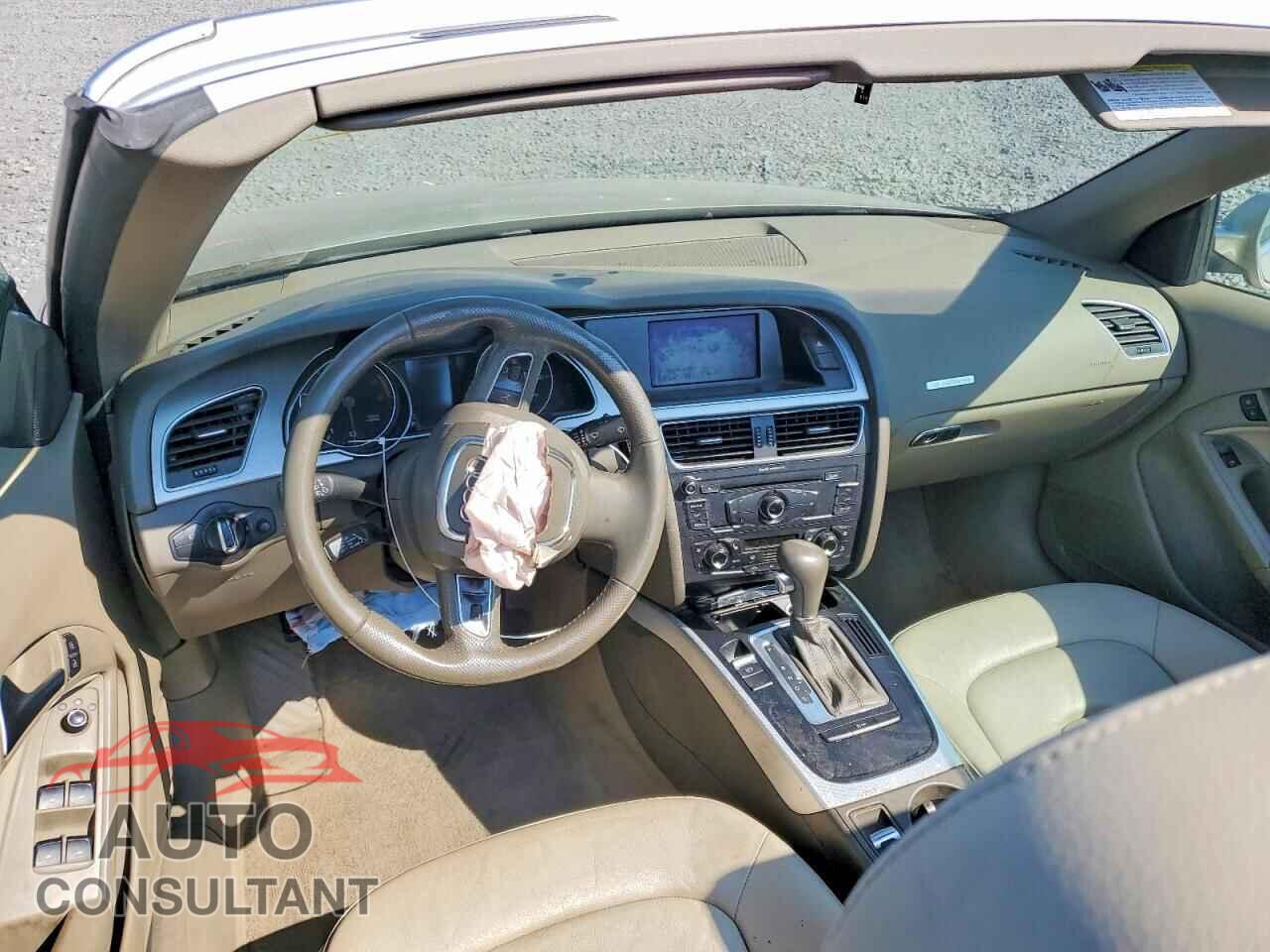 AUDI A5 2011 - WAULFAFH6BN020402