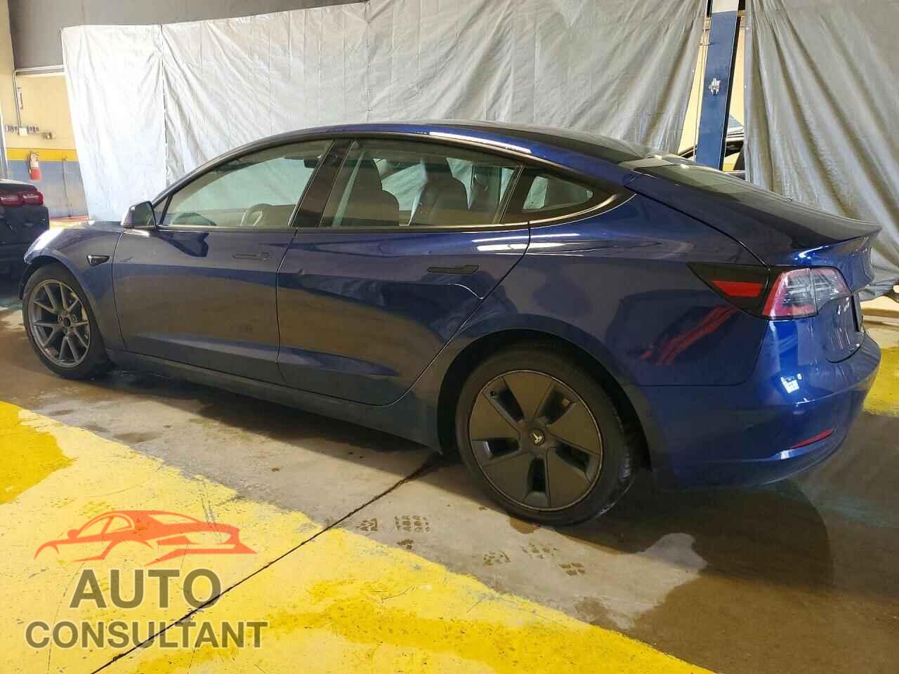 TESLA MODEL 3 2022 - 5YJ3E1EA7NF371011