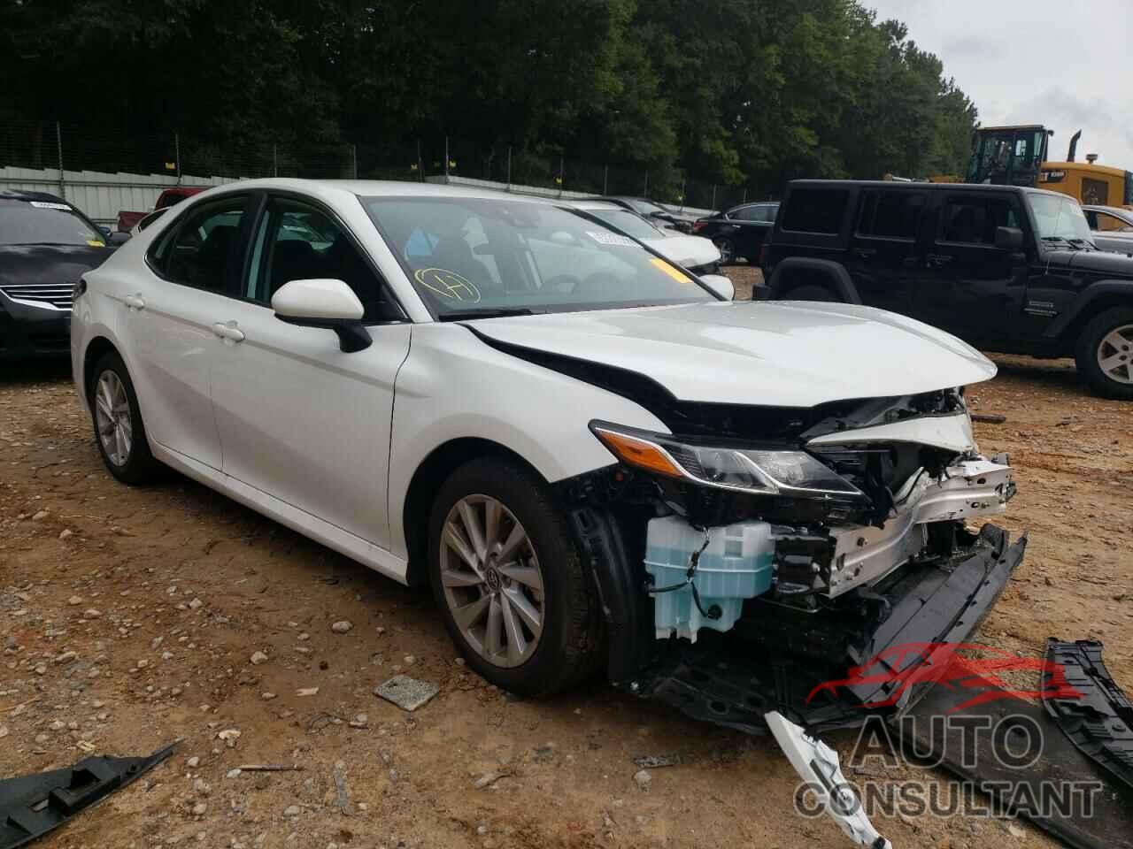 TOYOTA CAMRY 2022 - 4T1C11AK3NU687227